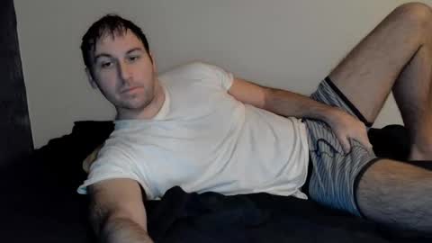 Snapshot of theetwohander chatting on January 22, 2025, 9:24 am Theetwohander online show from January 22, 2025, 9:24 am