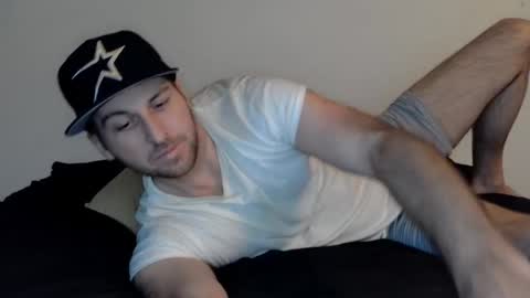 Snapshot of theetwohander chatting on February 2, 2025, 5:15 pm Theetwohander online show from February 2, 2025, 5:15 pm