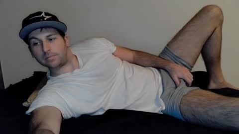 Snapshot of theetwohander chatting on February 7, 2025, 3:23 am Theetwohander online show from February 7, 2025, 3:23 am