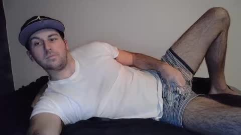 Snapshot of theetwohander chatting on February 18, 2025, 12:48 am Theetwohander online show from February 18, 2025, 12:48 am