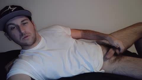 Snapshot of theetwohander chatting on February 26, 2025, 10:26 am Theetwohander online show from February 26, 2025, 10:26 am
