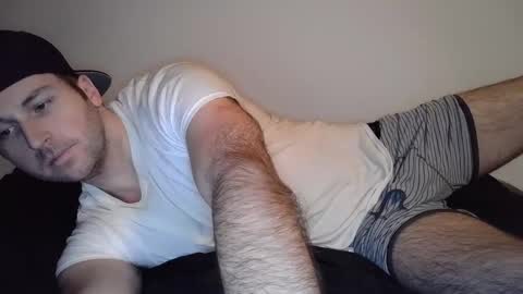 Snapshot of theetwohander chatting on March 5, 2025, 9:38 am Theetwohander online show from March 5, 2025, 9:38 am
