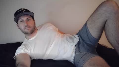 Theetwohander online show from April 26, 2026, 3:26 am