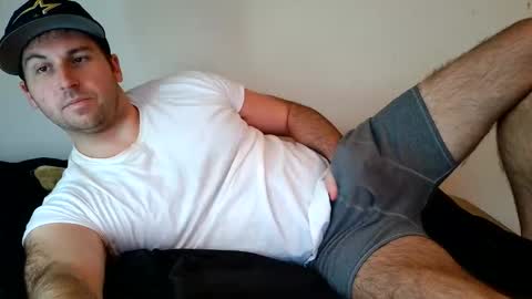 Theetwohander online show from May 4, 2026, 3:52 pm