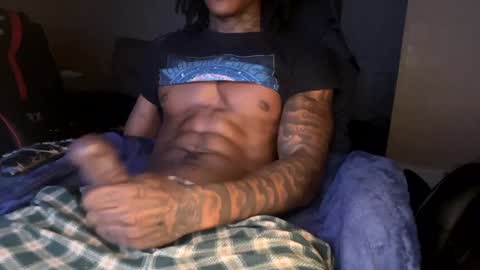 Snapshot of theeuglydude chatting on January 7, 2025, 2:42 am TheeUglyDude online show from January 7, 2025, 2:42 am