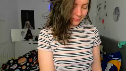 TheFarmergirl online show from March 8, 2026, 4:49 am