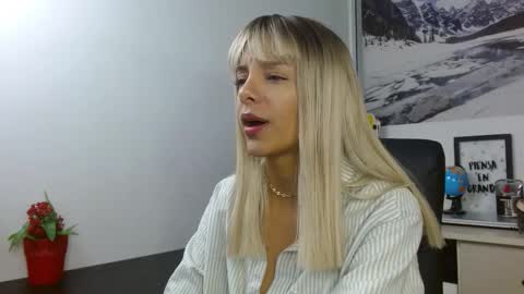 Peyton online show from November 4, 2025, 3:27 am