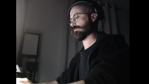 Goofy beard online show from May 9, 2026, 4:28 am