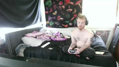 fuzzyfox online show from September 30, 2025, 6:46 pm