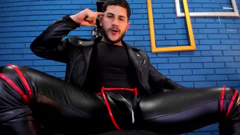 Snapshot of theian26 chatting on February 22, 2025, 10:31 pm Ian Deniel online show from February 22, 2025, 10:31 pm