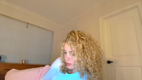 Lily Marie online show from January 28, 2025, 11:17 pm