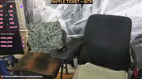 Snapshot of thekinkhouse chatting on October 1, 2025, 12:38 am Goddess Nola online show from October 1, 2025, 12:38 am