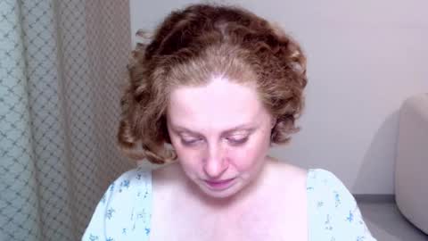 Snapshot of theladysblush chatting on September 22, 2025, 8:00 pm Ella online show from September 22, 2025, 8:00 pm