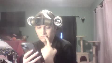 Snapshot of thelittlebambii chatting on December 5, 2024, 8:00 pm Little Bambii online show from December 5, 2024, 8:00 pm