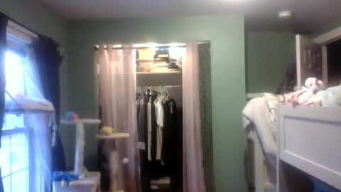 Snapshot of thelittlebambii chatting on February 4, 2025, 9:52 pm Little Bambii online show from February 4, 2025, 9:52 pm