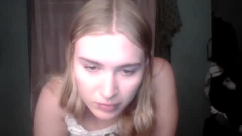 Little Bambii online show from November 22, 2025, 9:36 pm