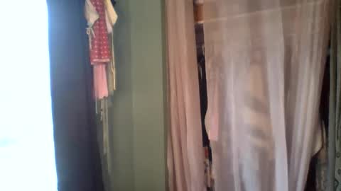 Little Bambii online show from January 16, 2026, 12:53 pm