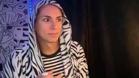 Lucy Lucy online show from October 24, 2025, 2:52 am