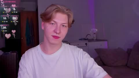 Snapshot of themikesever chatting on December 14, 2025, 10:53 am Sever online show from December 14, 2025, 10:53 am