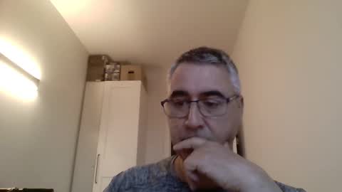 Snapshot of themohican chatting on April 8, 2026, 6:19 pm Themohican online show from April 8, 2026, 6:19 pm