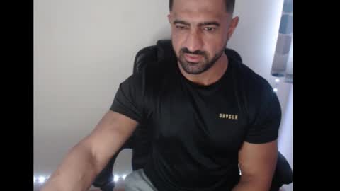 Snapshot of themusclefactory chatting on November 1, 2025, 4:09 pm TheMuscleFactory online show from November 1, 2025, 4:09 pm
