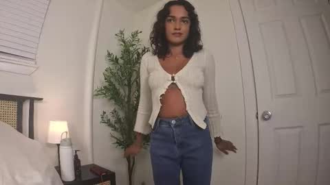 naturallovers online show from November 13, 2025, 1:15 am