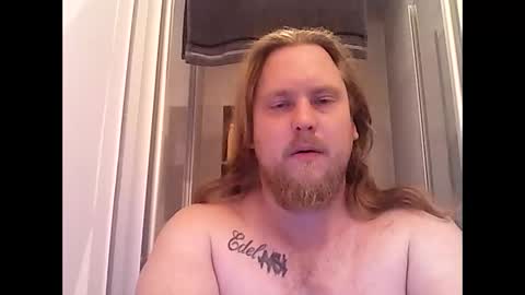 Snapshot of thenewdude1992 chatting on October 14, 2025, 9:15 pm thenewdude1992 online show from October 14, 2025, 9:15 pm