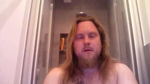 Snapshot of thenewdude1992 chatting on October 31, 2025, 12:22 am thenewdude1992 online show from October 31, 2025, 12:22 am