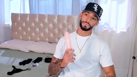 Snapshot of theo_sky1 chatting on September 11, 2025, 1:33 pm Theo Sky online show from September 11, 2025, 1:33 pm