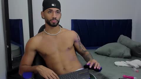 Snapshot of theo_sky1 chatting on October 1, 2025, 8:59 pm Theo Sky online show from October 1, 2025, 8:59 pm