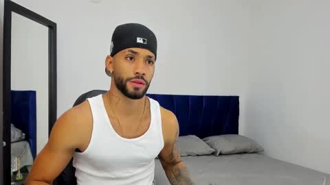 Snapshot of theo_sky1 chatting on October 8, 2025, 8:28 pm Theo Sky online show from October 8, 2025, 8:28 pm