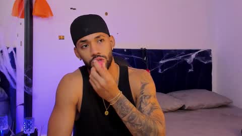 Snapshot of theo_sky1 chatting on October 28, 2025, 3:04 pm Theo Sky online show from October 28, 2025, 3:04 pm