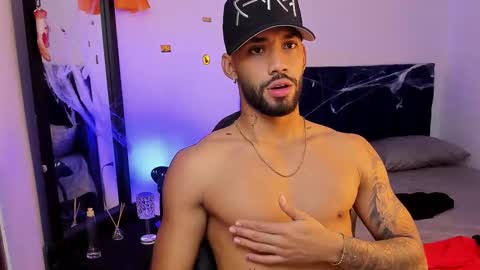 Snapshot of theo_sky1 chatting on October 29, 2025, 2:52 pm Theo Sky online show from October 29, 2025, 2:52 pm