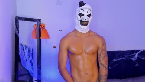 Snapshot of theo_sky1 chatting on October 31, 2025, 10:33 pm Theo Sky online show from October 31, 2025, 10:33 pm