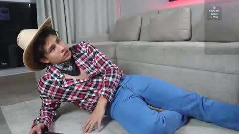  THEO- MATEO  online show from November 25, 2025, 11:16 pm