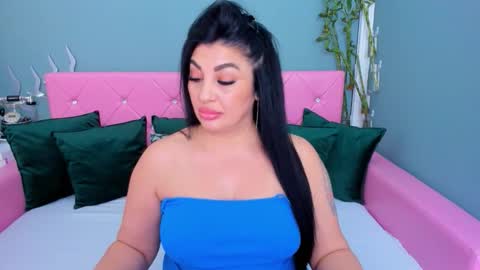 Snapshot of theonerosegoddes chatting on November 4, 2025, 5:01 pm theonerosegoddes online show from November 4, 2025, 5:01 pm