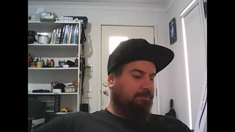 aussiebeard online show from February 13, 2025, 2:34 am