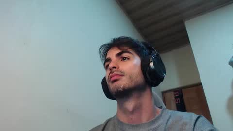 Snapshot of therazhanen chatting on October 2, 2025, 6:09 am Santiago Enrique online show from October 2, 2025, 6:09 am