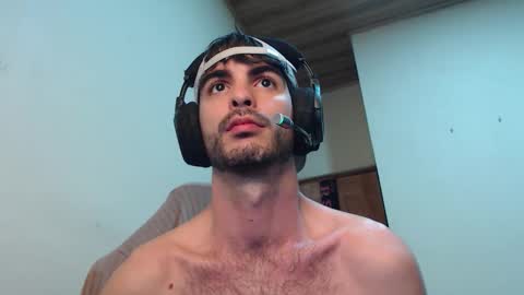 Santiago Enrique online show from November 18, 2025, 6:07 am