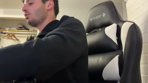 Snapshot of therealdylansdick chatting on September 28, 2025, 2:50 am therealdylansdick online show from September 28, 2025, 2:50 am