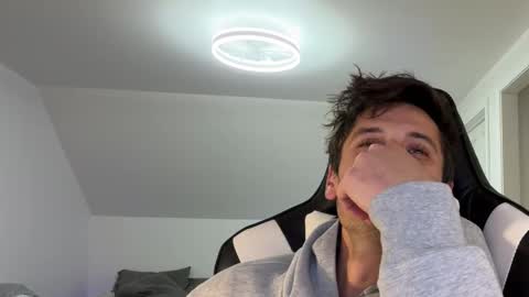 therealdylansdick online show from November 14, 2025, 3:05 am