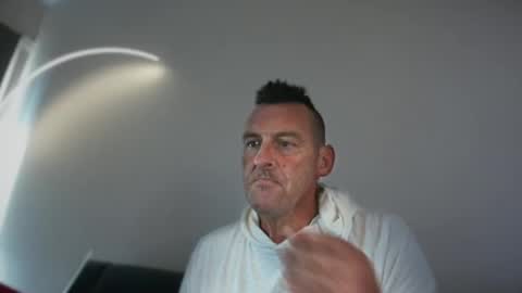 Snapshot of therealkurva4u chatting on January 1, 2025, 8:58 pm therealkurva4u online show from January 1, 2025, 8:58 pm
