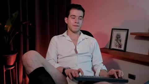 Snapshot of therealmartincox chatting on February 26, 2025, 12:05 am     4th  online show from February 26, 2025, 12:05 am