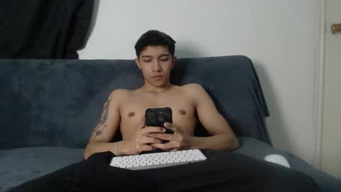 thesaint_xxx online show from October 27, 2025, 4:38 am