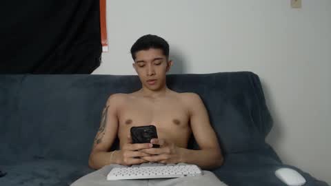 thesaint_xxx online show from November 5, 2025, 12:32 am