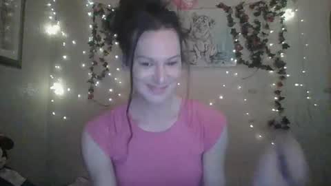 Snapshot of thesillymillie chatting on December 10, 2024, 9:43 pm sillymillie0 online show from December 10, 2024, 9:43 pm