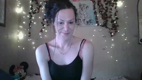 Snapshot of thesillymillie chatting on February 20, 2025, 1:19 pm sillymillie0 online show from February 20, 2025, 1:19 pm