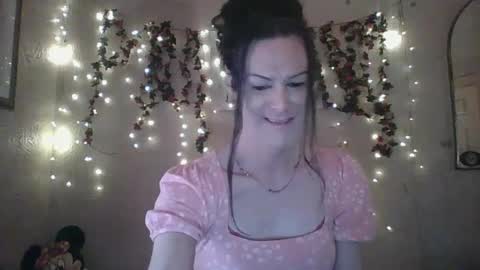 Snapshot of thesillymillie chatting on March 6, 2025, 10:04 pm sillymillie0 online show from March 6, 2025, 10:04 pm