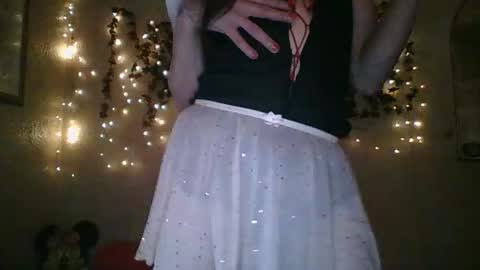 Snapshot of thesillymillie chatting on October 14, 2025, 10:10 pm sillymillie0 online show from October 14, 2025, 10:10 pm