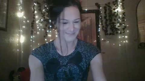 Snapshot of thesillymillie chatting on October 23, 2025, 1:54 pm sillymillie0 online show from October 23, 2025, 1:54 pm